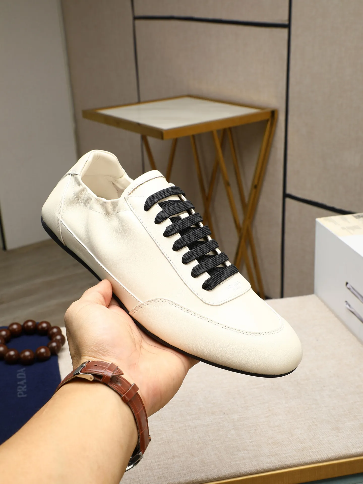 Men's shoes 💰 540 Product trademark: Prada "Prada" original casual shoes Regular size: 38-44 (can be customized to 45) Product materials: Original imported sheepskin upper, original outsole.